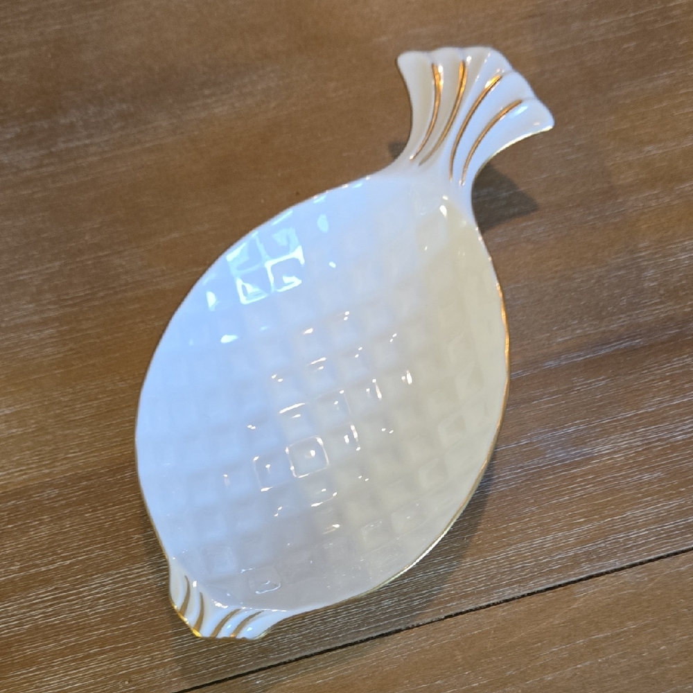 Lenox White and Gold Decorative Accents